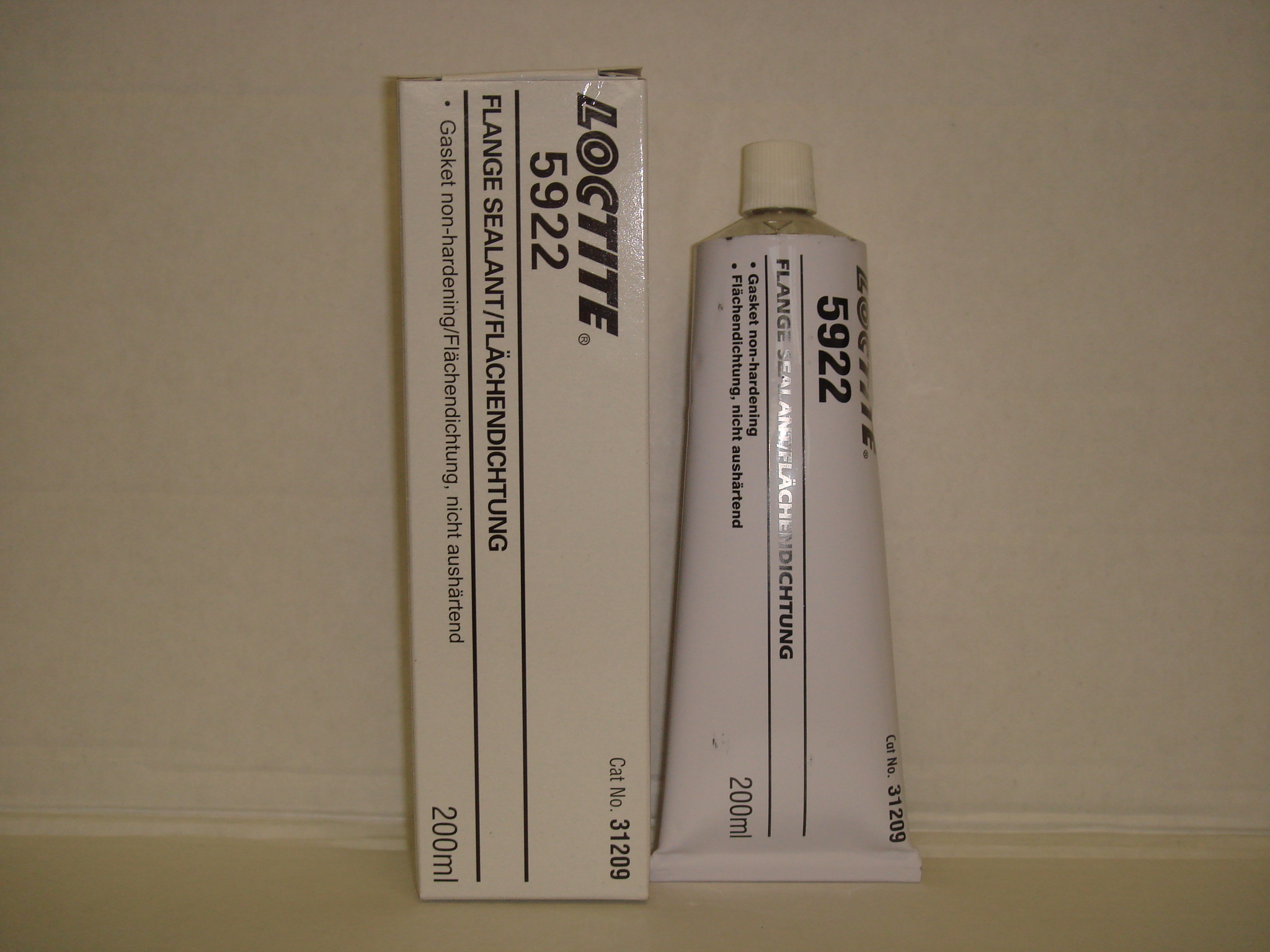 Купить Loctite 235386 Уплотнитель незастывающий, эластичн., для прокладок, (тюбик), 200 мл